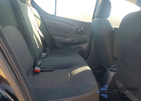 2018 Nissan Versa S z USA, uszkodzony, nr VIN 3N1CN7AP2JL828304